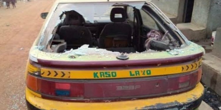 Ilorin youths clash, destroy 25 cars over girlfriend in JSS class