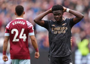 Arsenal squander two-goal lead in draw at West Ham