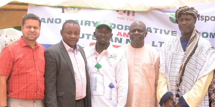 Outspan vaccinates local cattle against foot & mouth disease