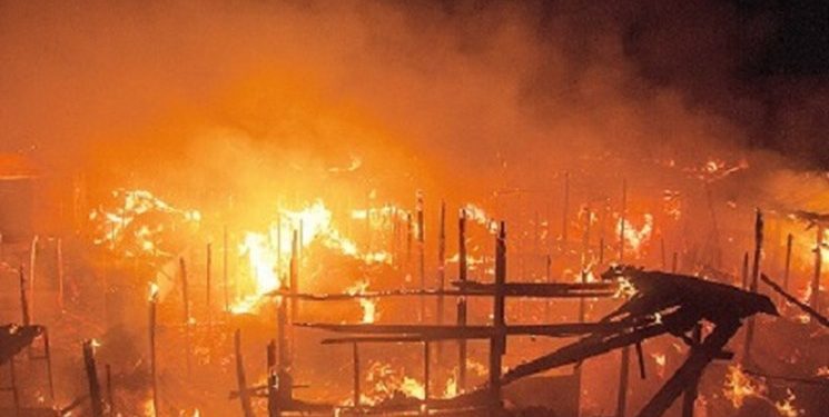 Fire razes shanties at Alaba Market