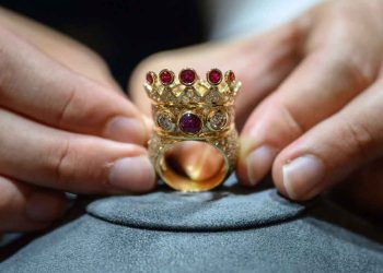 Tupac’s crown ring sells for record $1.02m at auction