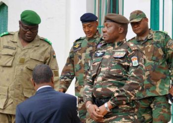 Nigèr junta lifts curfew days after coup