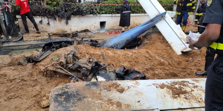 FG orders probe as test-flight plane crashes on Lagos road