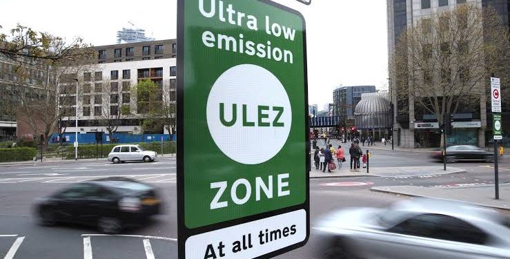 London defies controversy to expand vehicle pollution toll zone