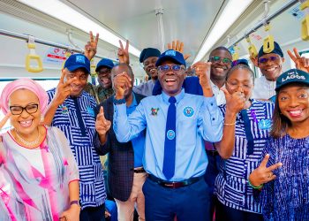 Hundreds ride Lagos Blue Line as commercial operations begin
