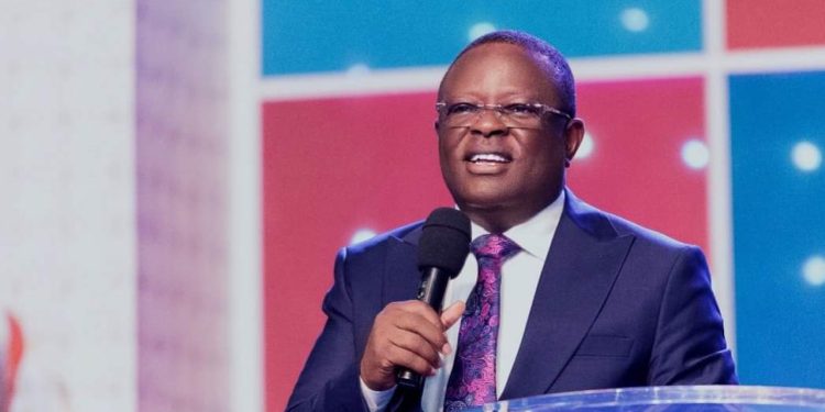 FG hasn’t stopped funding of federal roads in South-East, says Works Minister