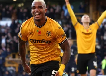 Wolves maul Spurs in Premier League late show