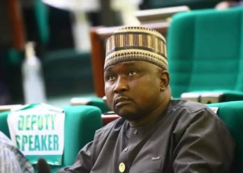 Northern lawmakers pledge N350m to rebuild bombed Kaduna community