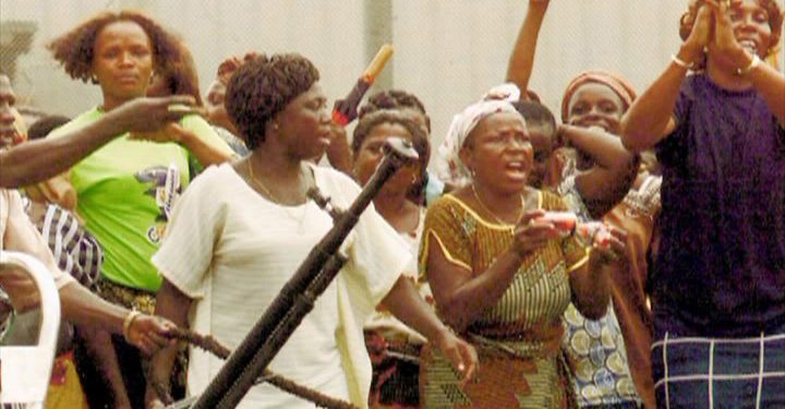 Protesting Plateau women burn down traditional ruler’s house