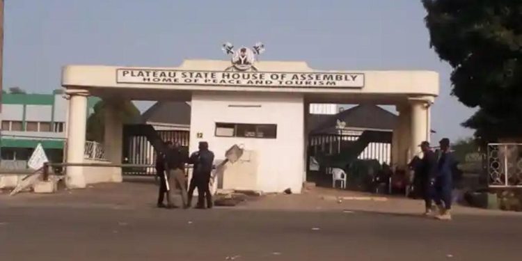 Tension builds as sacked Plateau PDP lawmakers vow resumption today