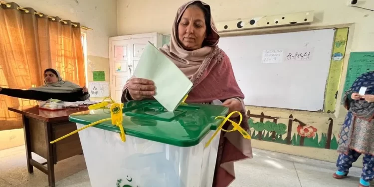 Pakistan election: Internet access cut off as controversial polls begin