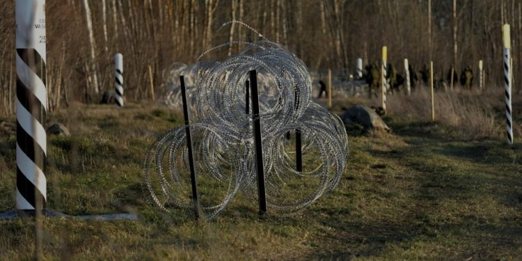 Russia preparing for military confrontation with West, says Estonia