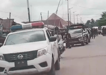 Okuama: Soldiers bar journalists as Delta governor visits troubled community