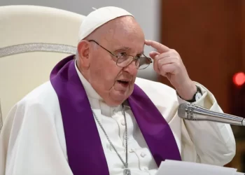 Pope Francis puts rumours of retirement to rest in new memoir