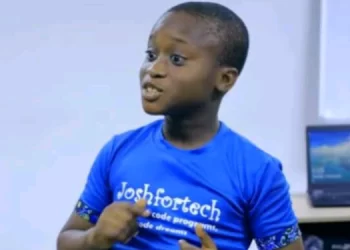Nigerian teenage programmer, Agboola Joshua, bags Tech Entrepreneur of the Year award