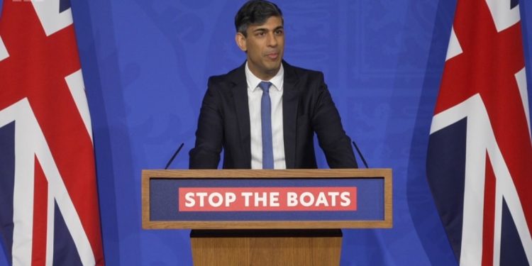 Asylum: UK Prime Minister promises summer Rwanda flights