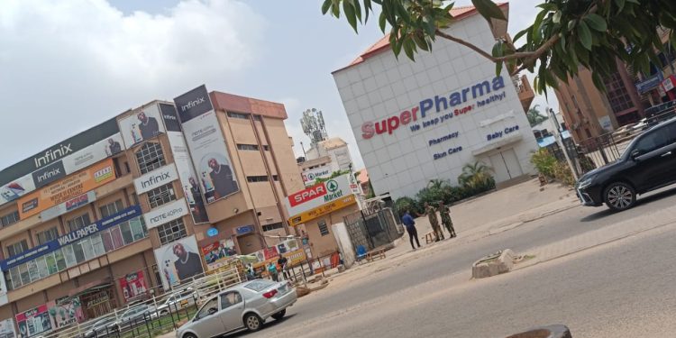 Military bows to pressure, reopens Banex Plaza