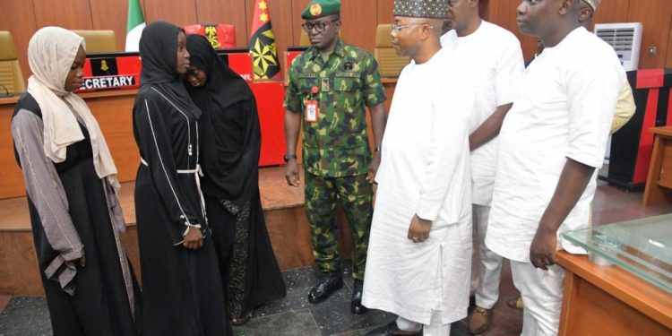 Army hands over eight rescued Kogi varsity students to govt