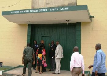 Immigration officer to spend 7 years in jail for passport fraud