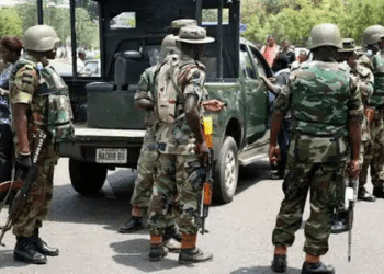 Soldiers take over major Abuja Road as hunger protest nears