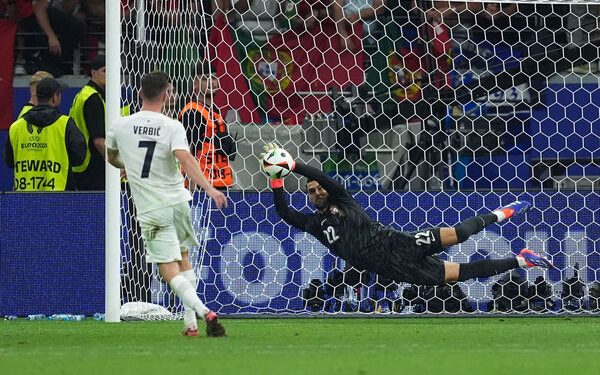 Portugal keeper stops Slovenia from Euro Q-finals
