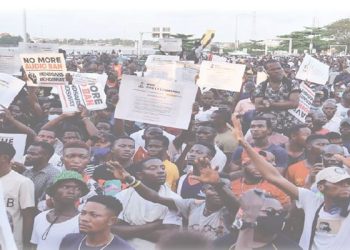 Thugs threaten residents not to protest in Lagos