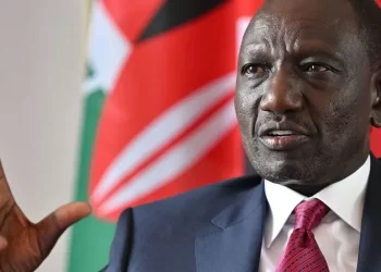 Kenya freezes pay rise for MPs
