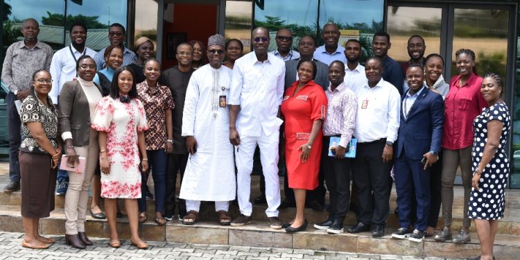 Shell inducts 12 professors, 15 others into sabbatical, research positions