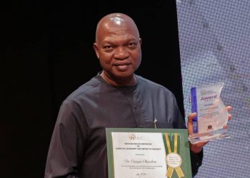 Shell Nigeria MD, Okunbor, receives honour for exemplary leadership