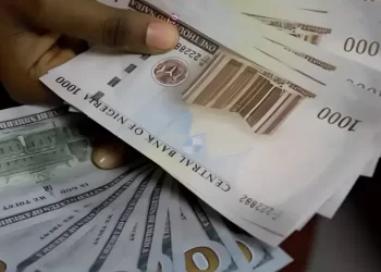 Naira falls to N1,615 /$ in parallel market