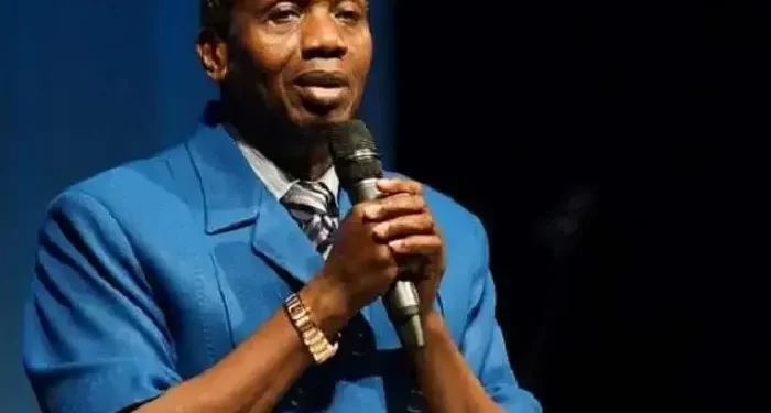 Pastor Adeboye slams women for wearing makeup