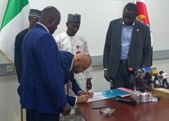 EFCC returns 53 stolen cars, $180,300 to Canada