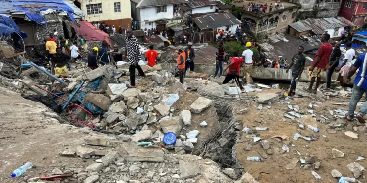 Sierra Leone building collapse kills eight