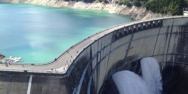 Nigeria plans emergency shelters as Cameroon readies Lagdo dam release