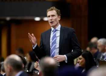 Canada slashes new immigration by 21%