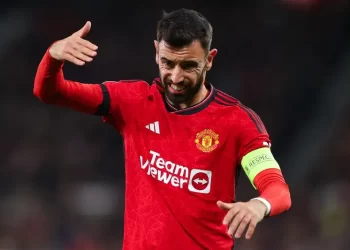 English FA overturns Fernandes red card against Tottenham