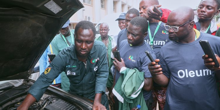 NNPC retail sensitizes over 1,000 auto mechanics on CNG adoption, Oleum lubricant range