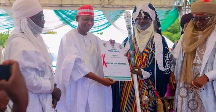 Kano governor issues Staff of Office to reinstated Emir