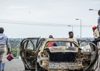 South Africa closes border with Mozambique amid post-election protests