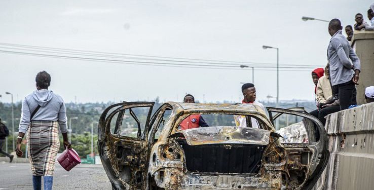 South Africa closes border with Mozambique amid post-election protests