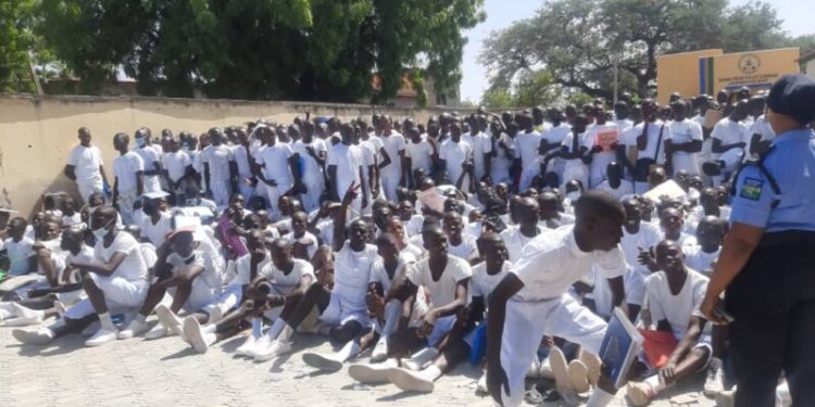 Police axe pregnant, mentally unfit recruits