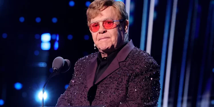 British singer Elton John loses eyesight