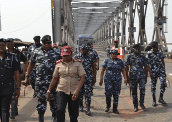 Yuletide: FRSC, Police partner to ease traffic on Asaba-Onitsha link bridges