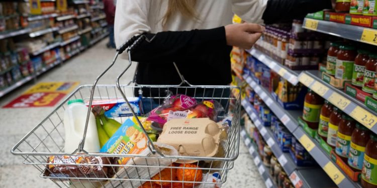 UK inflation climbs further as families struggle with living costs