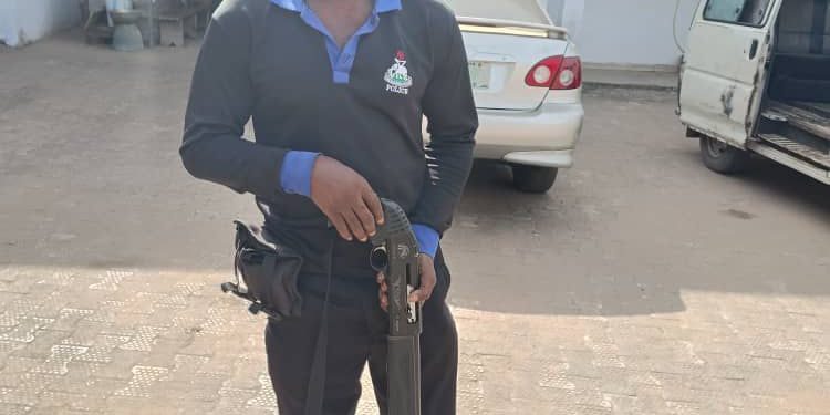 Cops arrest fake police officer, two others in Anambra