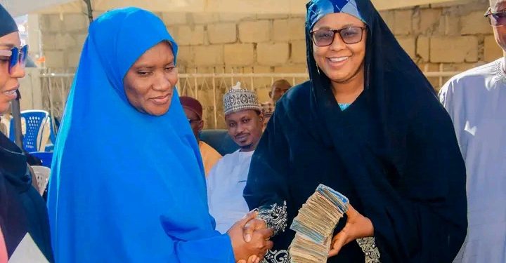 Katsina woman returns N748,320, gets N500,000 reward