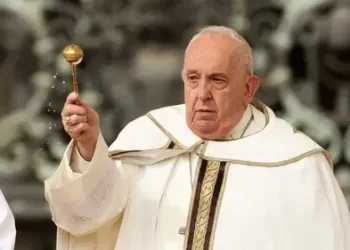 Pope escapes double assassination attempts in Iraq