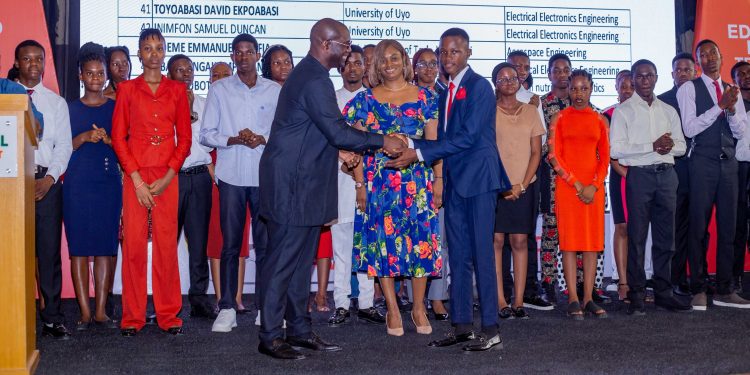 Accugas grants full varsity scholarships to 50 students from Akwa Ibom, Cross River states