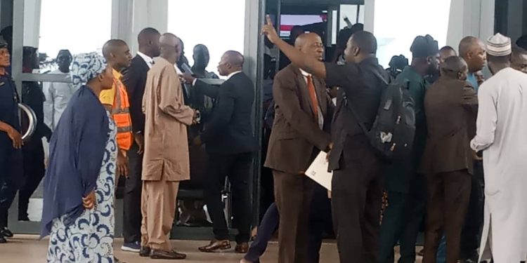 Security agents assault journalists, deny access to National Assembly