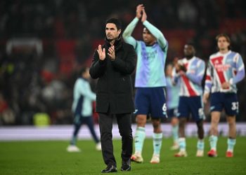 Arsenal title bid fades after Man Utd draw as Chelsea go fourth
